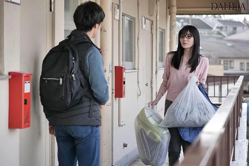 明里つむぎ作品JUQ-907资料介绍与封面信息整理-全面游戏