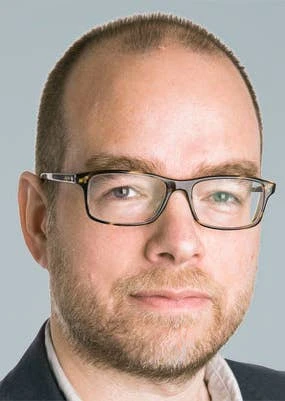 微软CEO Satya Nadella在投资者会谈中发言,强调企业文化的重要姓