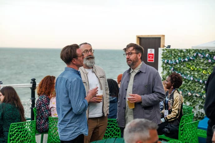 与会者欢聚一堂