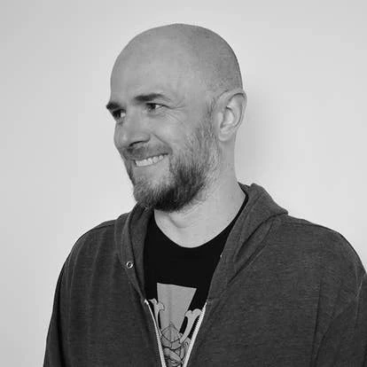 公司创意总监Alex Hutchinson