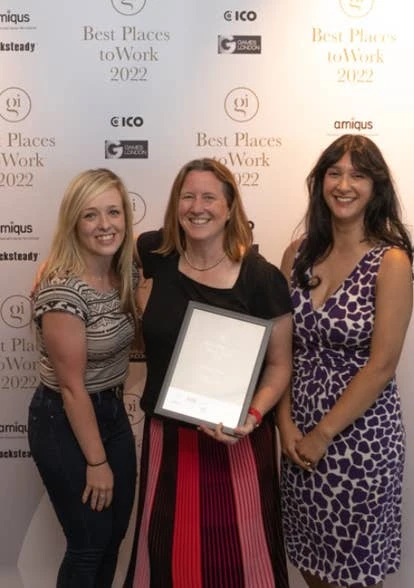 伦敦工作室2022年度最佳工作场所奖牌