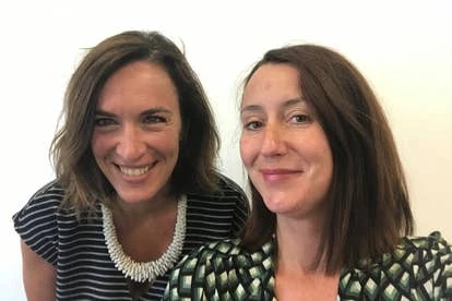 Julie Chalmette和Audrey Leprince的合影