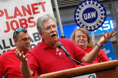 Chris Shelton 通讯工人联合会主席