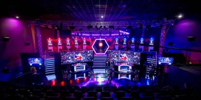 Gfinity董事长与CEO辞职，推动60%成本削减计划|电竞行业成本控制策略