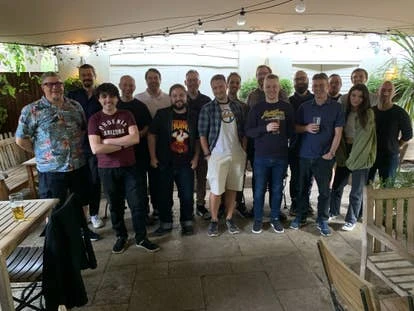 Warp Digital团队合作场景