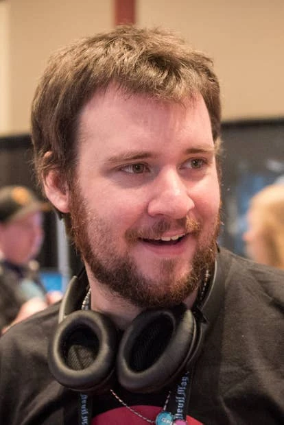 Iain Garner，Neon Doctrine创始人