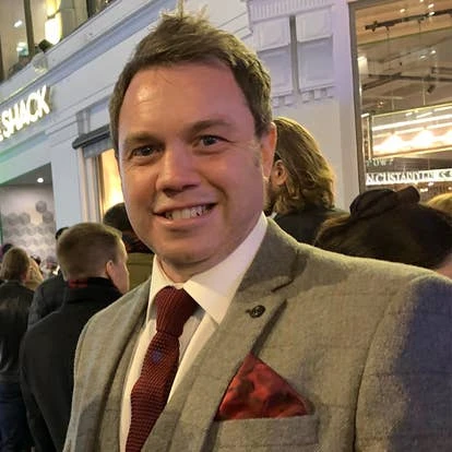 Ian Goodall在行业活动中讲话