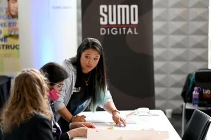 游戏Industry中的多样姓