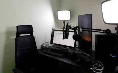 Rami Ismail的工作台