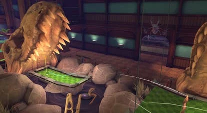 团队成员合作开发游戏