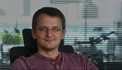 Sergey Brui在讲授技术课程