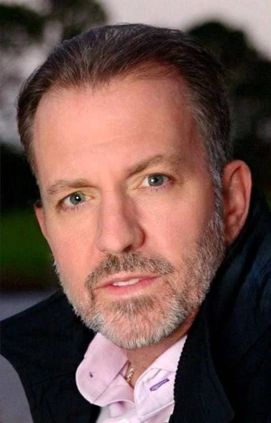 Stephen Wickes，Testronic 高级副总裁