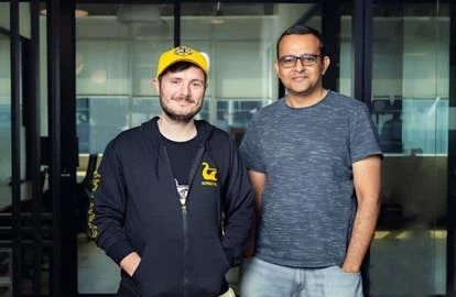 Bombay Play公司logo或团队合影