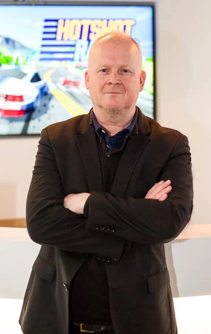 Stuart Dinsey，Curve公司