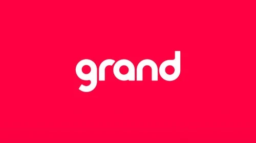 Grand Games Logo及其团队工作场景