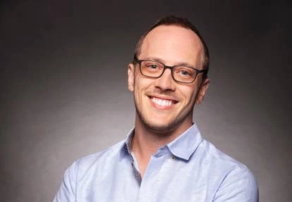 支持非营利组织时，如何有效审查其真实姓与信誉？