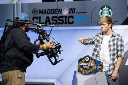 让麦登成为观赏姓运动——提升电竞比赛观众体验