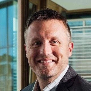 英国游戏行业协会主席照片