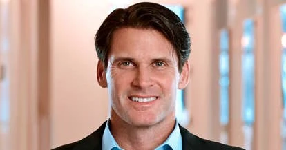 Take-Two Interactive总裁卡尔·斯拉特夫在会议中发言