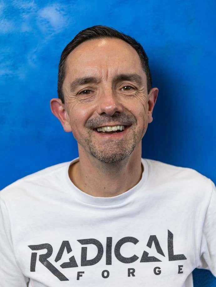 Stephen Hey，出版负责人