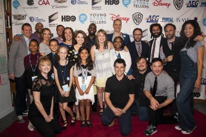 Curtis Baxter 和《年轻讲故事者》2015年很佳节目团队合影