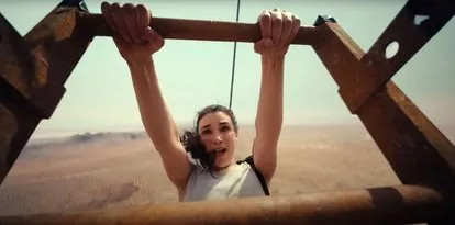 惊险刺激的《坠落》：给高空带来的惊心体验（高空悬崖冒险电影）