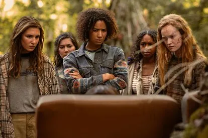 Yellowjackets第三季预告片终于展现出令人期待的剧情完整内容