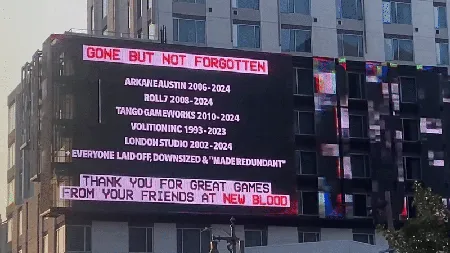 洛杉矶夏季游戏节上的电子广告牌，展示被裁的工作室名单