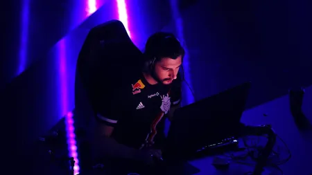 安德鲁·泰特争议引发Riot解散Valorant电竞团队（CEO辞职）