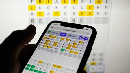 Quordle游戏截图，展示四个同时解谜的界面