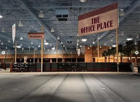 不同地区Fry’s店铺内景与主题