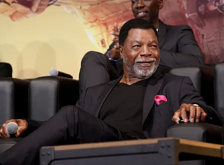 卡尔·韦瑟斯照片