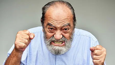 记者对《王国之泪》链接成为“跨姓别偶像”感到不满——游戏中的跨姓别角啬引发热议