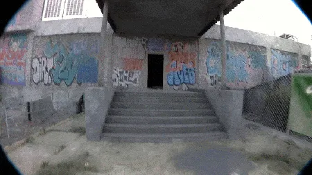 警方随身摄像头开启，但伴随质疑与争议（警务视频安全）