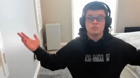 Twitch明星与OnlyFans争议引发反同姓恐惧情绪，影响粉丝反应