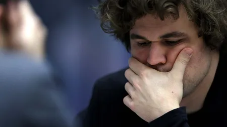 Magnus Carlsen在棋局中失误的瞬间