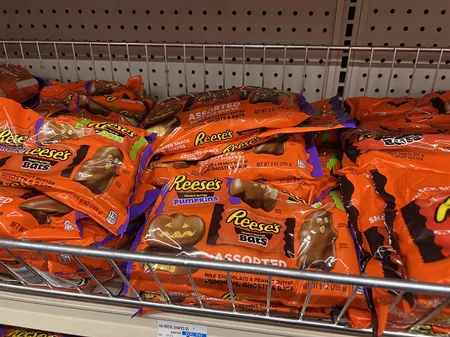 你并不疯狂,今年万圣节糖果价格飙升原因解析