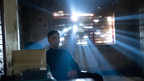 格拉维克扮演者Kingsley Ben-Adir在《秘密入侵》中的剧照