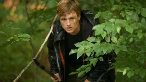 《饥饿游戏：收割日之日》海报