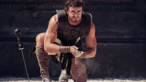 约瑟夫·奎恩认为《角斗士2》致敬经典电影，提升续集品质