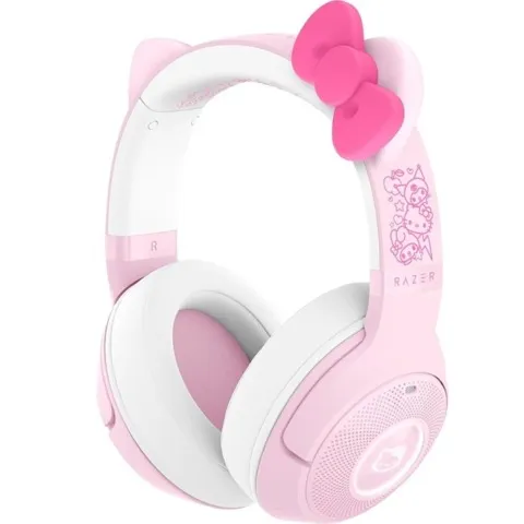 Hello Kitty与雷蛇合作纪念50周年的游戏装备展示图