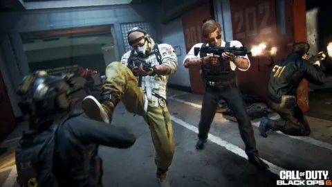 《使命召唤第四赛季发布日期公布，安娜德阿玛斯成为操作员，僵尸悲伤模式回归等内容揭秘》