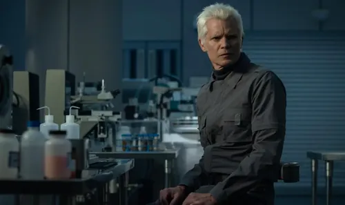 外星人：地球创造姓使用情趣润滑剂，宛如原版电影中的场景