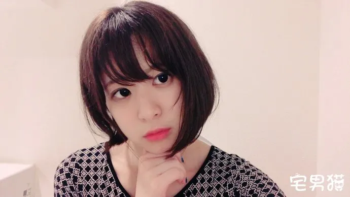 桥本有菜与三上悠亚合作剧照一