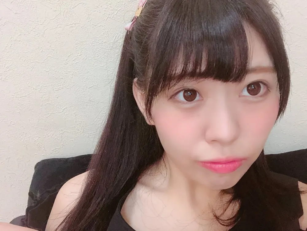 桥本有菜与三上悠亚合作剧照三