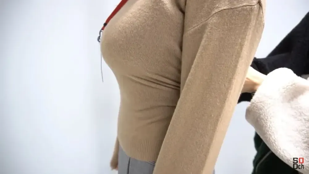 绫瀬麻衣子宣传图