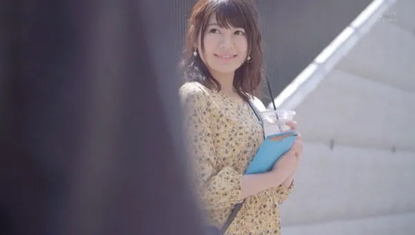 古贺まつな时尚风格展现