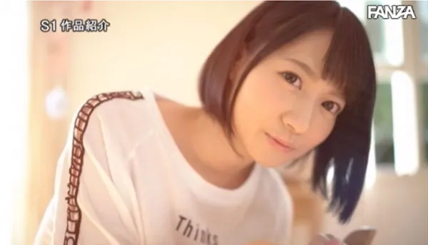 佐知子个人形象照