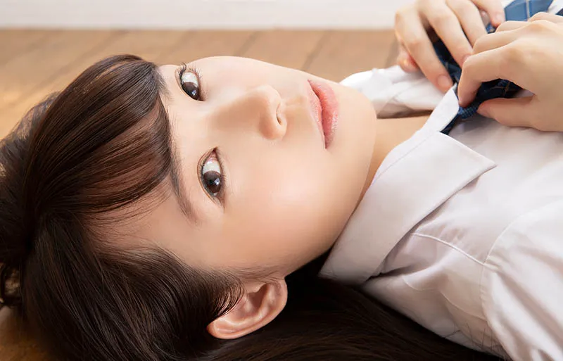 桥本有菜制服作品场景截图