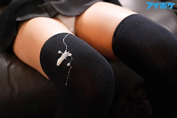 西宫ゆめ制服细节特写